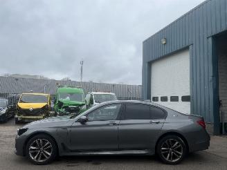 Coche siniestrado BMW 7-serie 740 IPERFORMANCE HIGH EXECUTIVE BJ 2017 125000 KM 2017/9